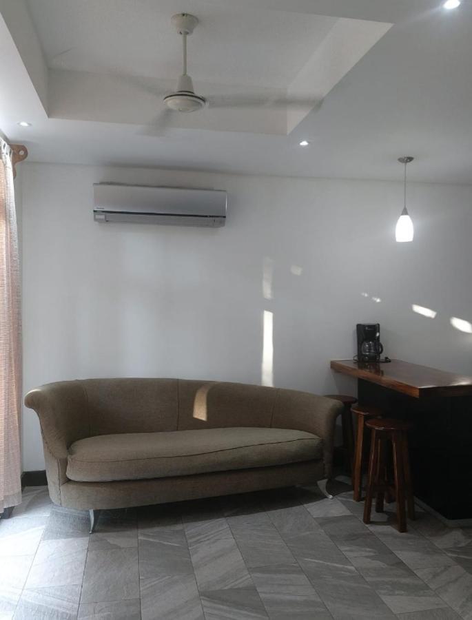 Pura Vida Apartments Quepos Kültér fotó